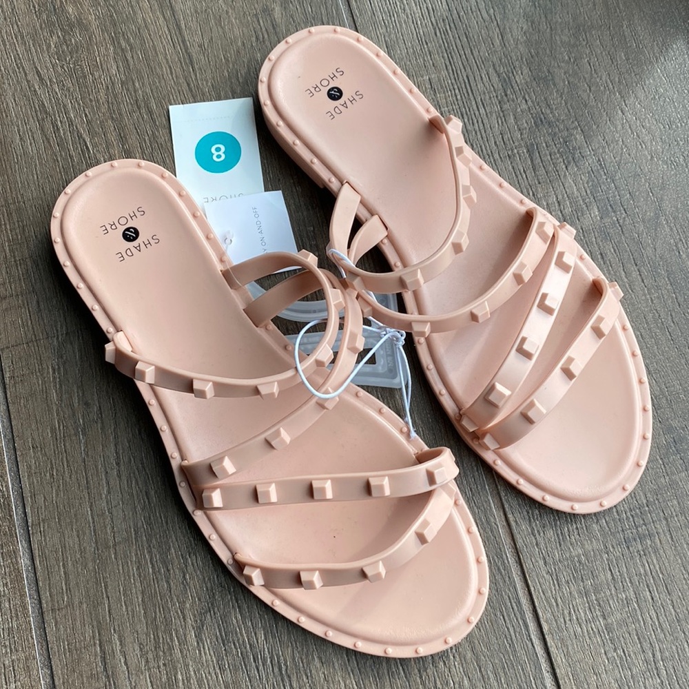 Blush color women’s slip on sandal size 8.  Shade and shore brand.  NWT